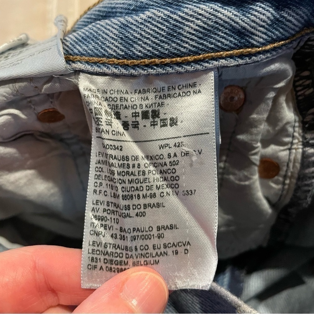 Levi’s Wedgie Icon Fit Ankle Jeans in Partner In Crime High Rise Distressed 28 - Picture 7 of 12